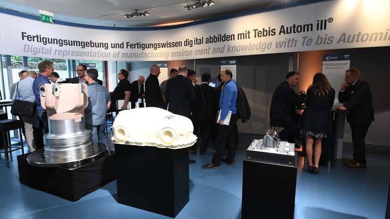 Informationsstände auf der Tebis Hausmesse